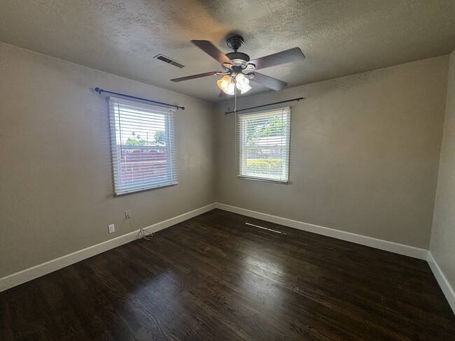 Building Photo - 1334 Grape Ave