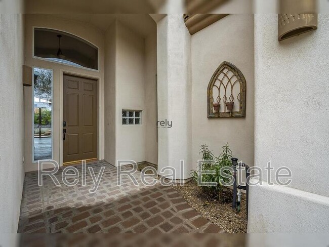 Building Photo - 4605 N Clear Creek Dr