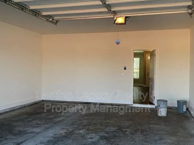 Building Photo - 1745 Eastfall St