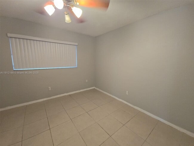 Building Photo - 4830 SW 27th Ave