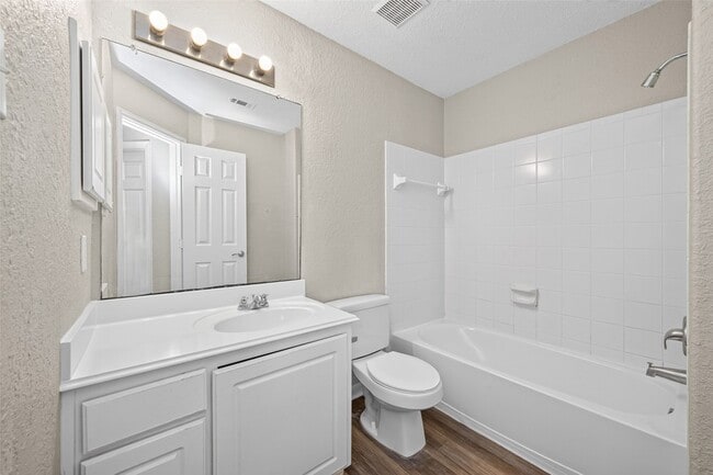 Building Photo - 3219 Watercliff Ct