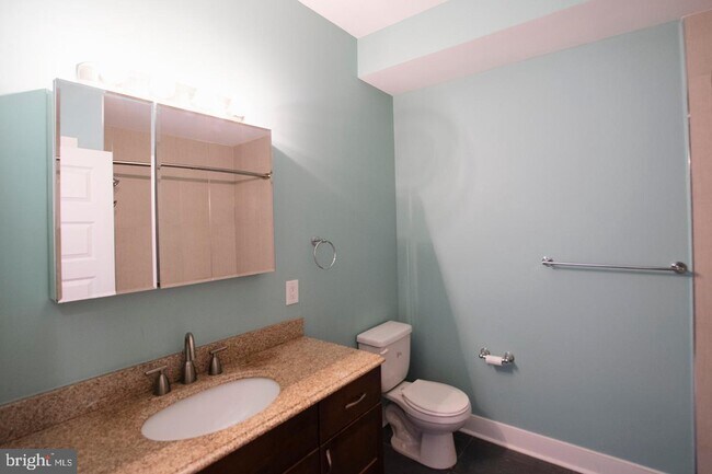Building Photo - 1727 Annin St