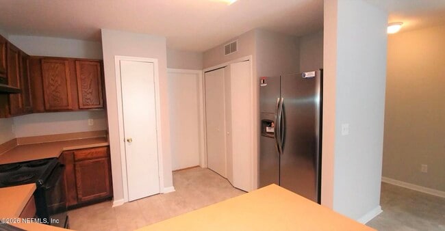 Building Photo - 7843 Playschool Ln