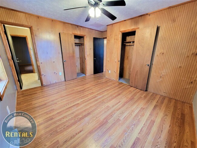 Building Photo - 387 Sugarloaf Rd