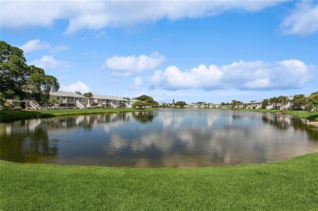 Building Photo - 3873 Pompano Dr SE