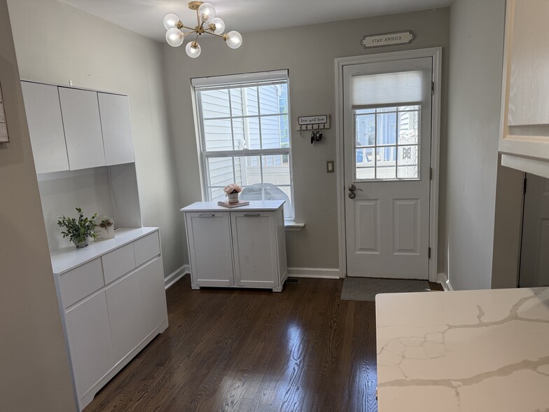 Building Photo - 1602 Appleton Way