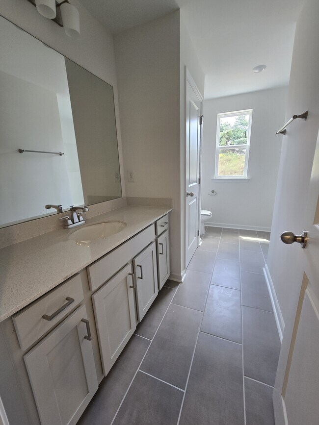 Building Photo - 5140 Pace Pk Cir