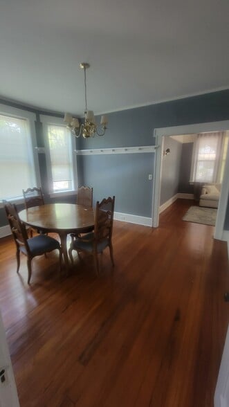 Building Photo - 148 W 6th St