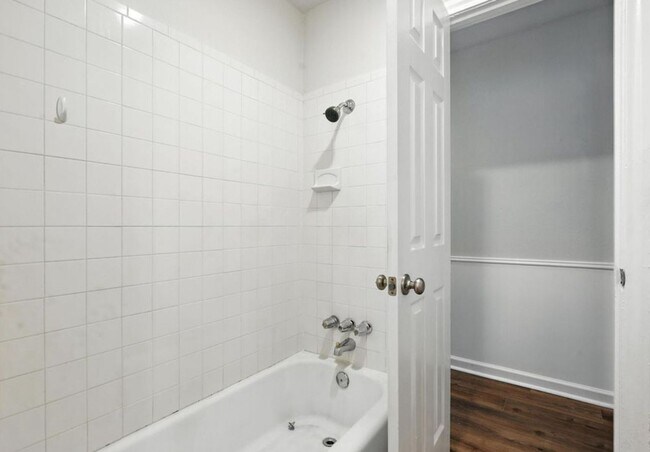 Building Photo - Immaculate 4-Bedroom Remodel in the Heart ...