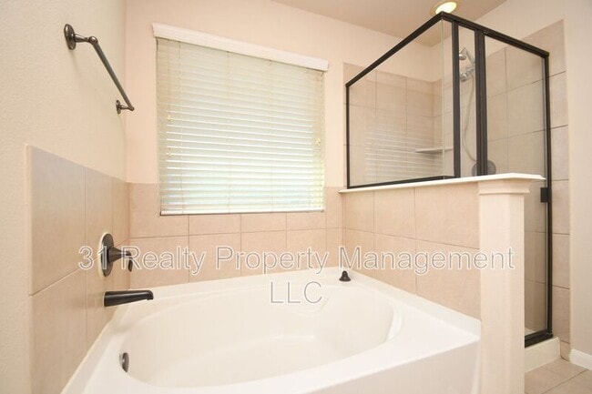 Building Photo - 10015 Bitternut Hickory Ln