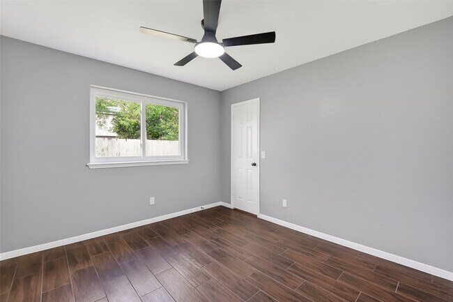 Building Photo - 3238 E Rangecrest Pl