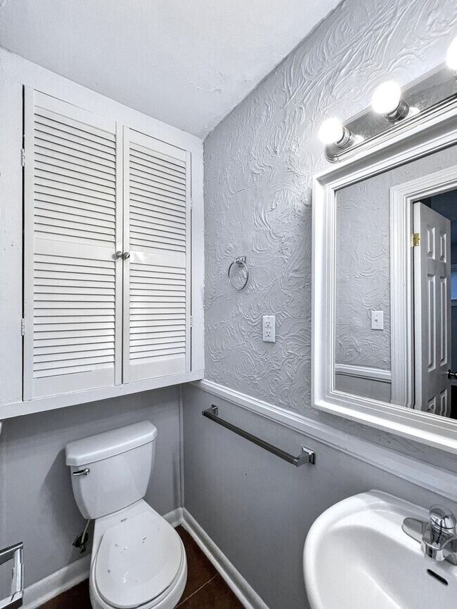 Building Photo - 4146 Rhodes Ave