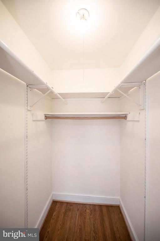 Building Photo - 1732 Beverly Dr