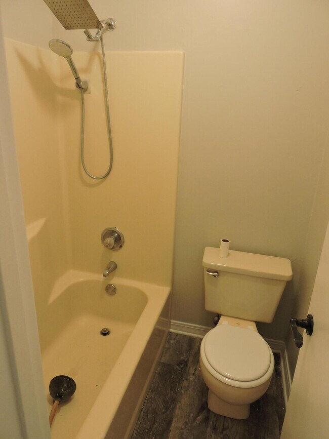 Building Photo - 311 John King Rd