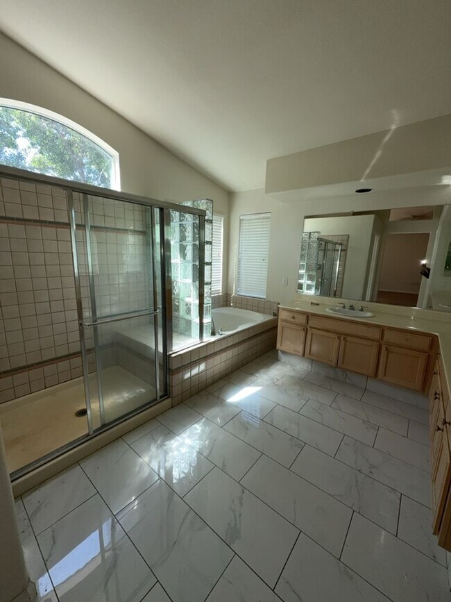 Building Photo - 5152 Renaissance Ct