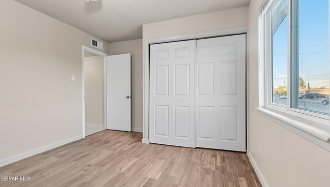 Building Photo - 513 Gilmore Way