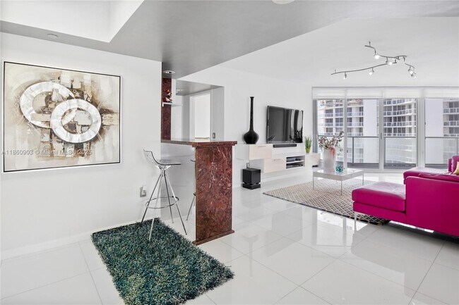 Building Photo - 16445 Collins Ave