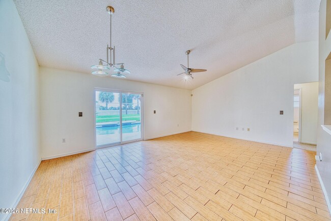 Building Photo - 5628 Loma Vista Dr W