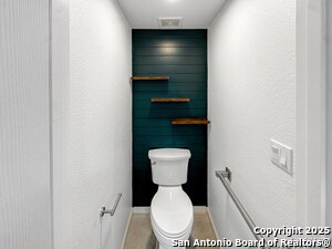 Building Photo - 26023 Indian Clf