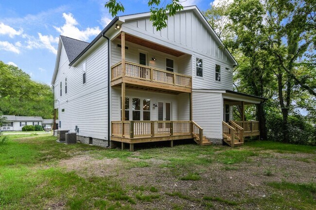 Building Photo - 212B Jennings Ave