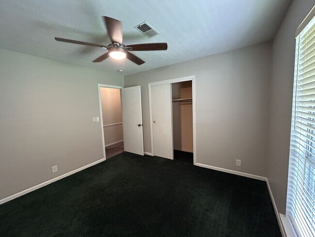 Building Photo - 1825 Edwardian Way