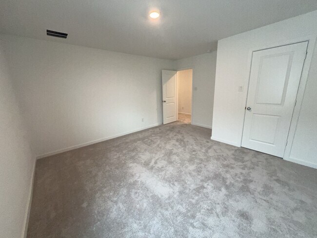 Building Photo - 9719 Lucky knot Ln