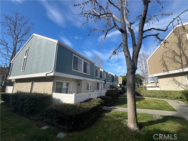 Building Photo - 36 Birchwood Ln