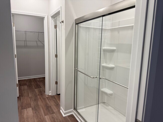 Building Photo - 1033 Arborwood Ln SW