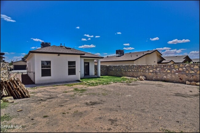 Building Photo - 452 Isaias Ave.