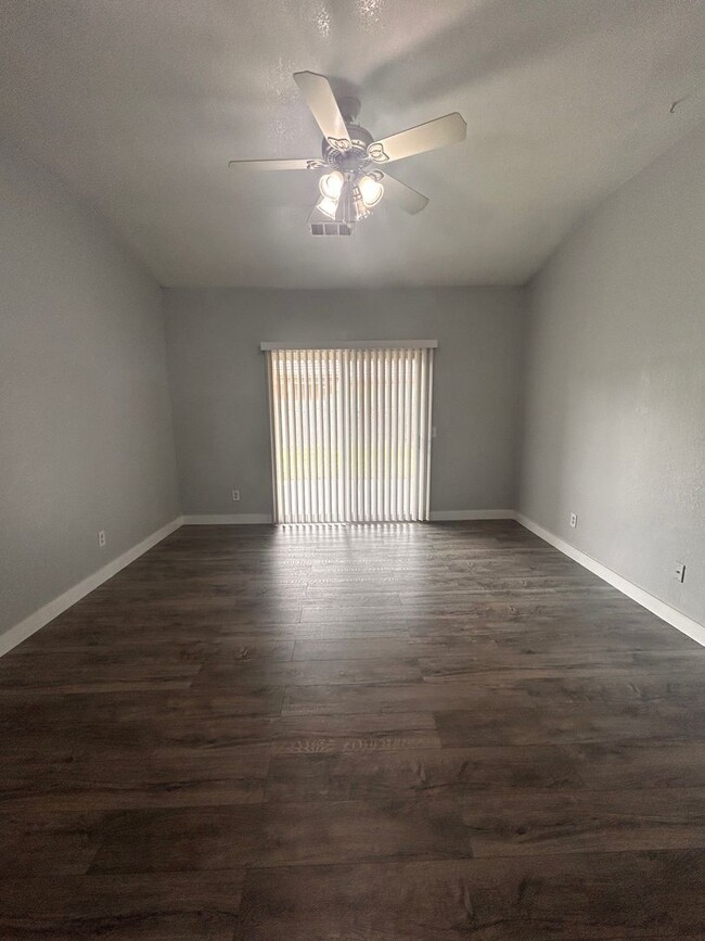 Building Photo - Nice house for rent in Tulare!