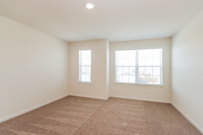 Building Photo - 8410 Sandy Drift Rd