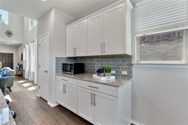 Building Photo - 10423 Turnbull Loop