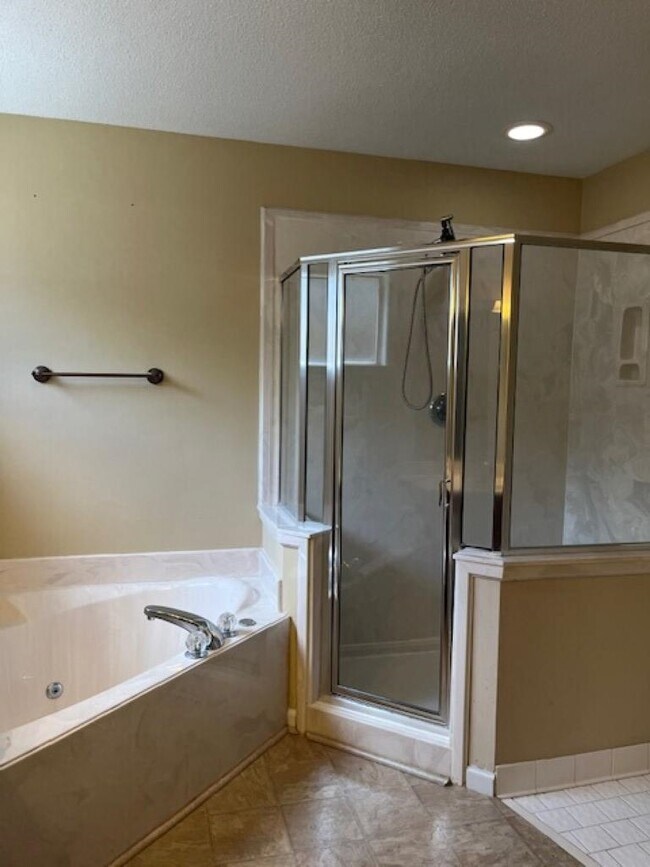 Building Photo - 2972 Woodland Ash Cove