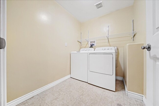 Building Photo - 315-315 14th St