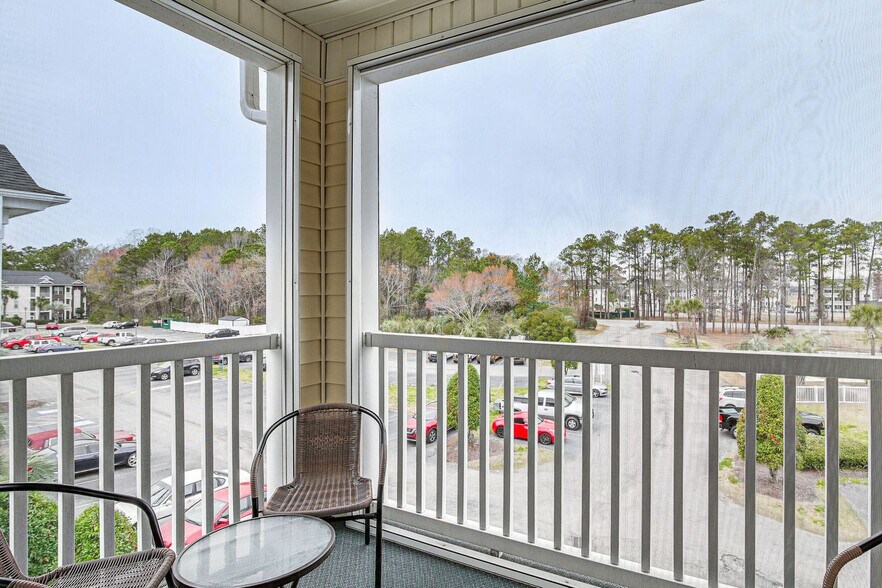 Building Photo - 61 River Oaks Dr