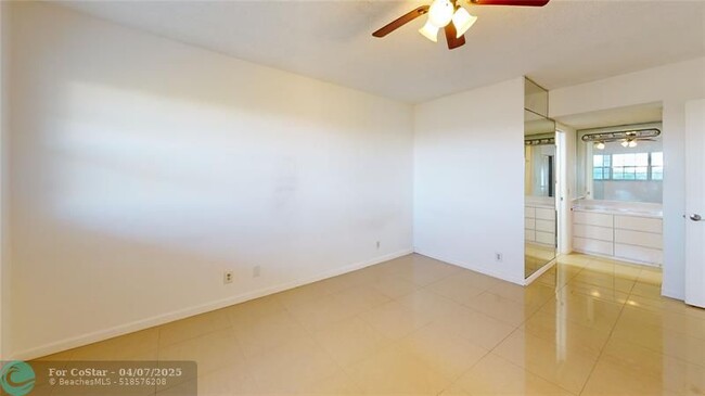 Building Photo - 3080 N Course Dr
