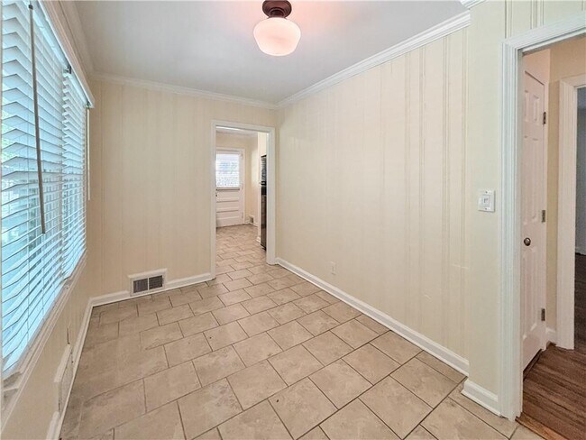 Building Photo - 6058 Harleston Rd NE