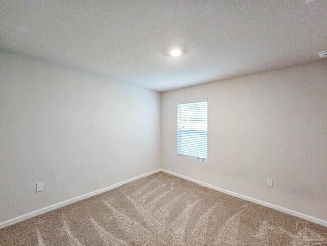Building Photo - 5249 Peach Dr