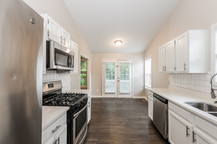 Building Photo - 2750 Old S Dr