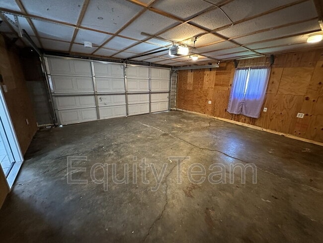 Building Photo - 10541 Eltzroth Rd