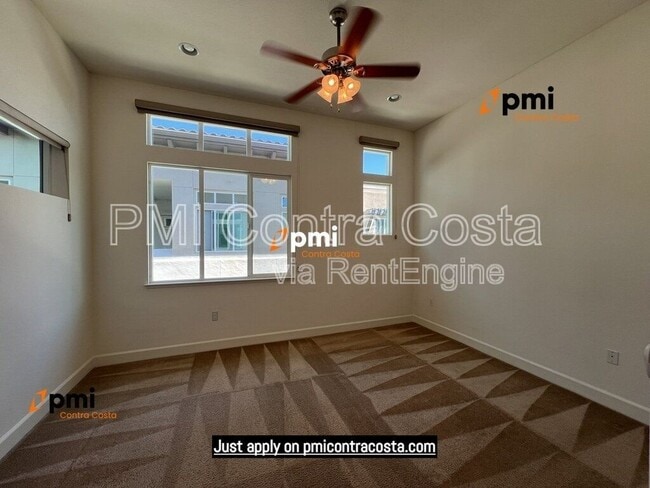 Building Photo - 5217 S Esprit Loop