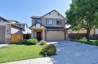 Building Photo - Immaculate home nestled in SE Boise