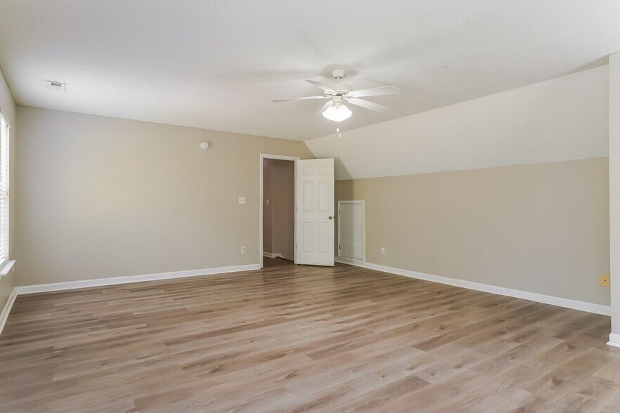 Building Photo - 128 Pondfield Ct