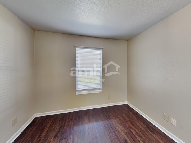 Building Photo - 3347 Hemlock St