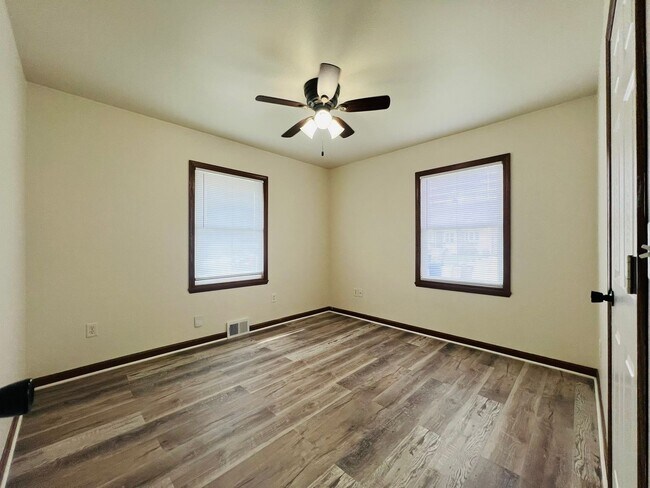 Building Photo - Updated 2-Bedroom Home with Finished Basement Space
