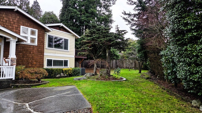 Building Photo - 11734 82nd Ave NE