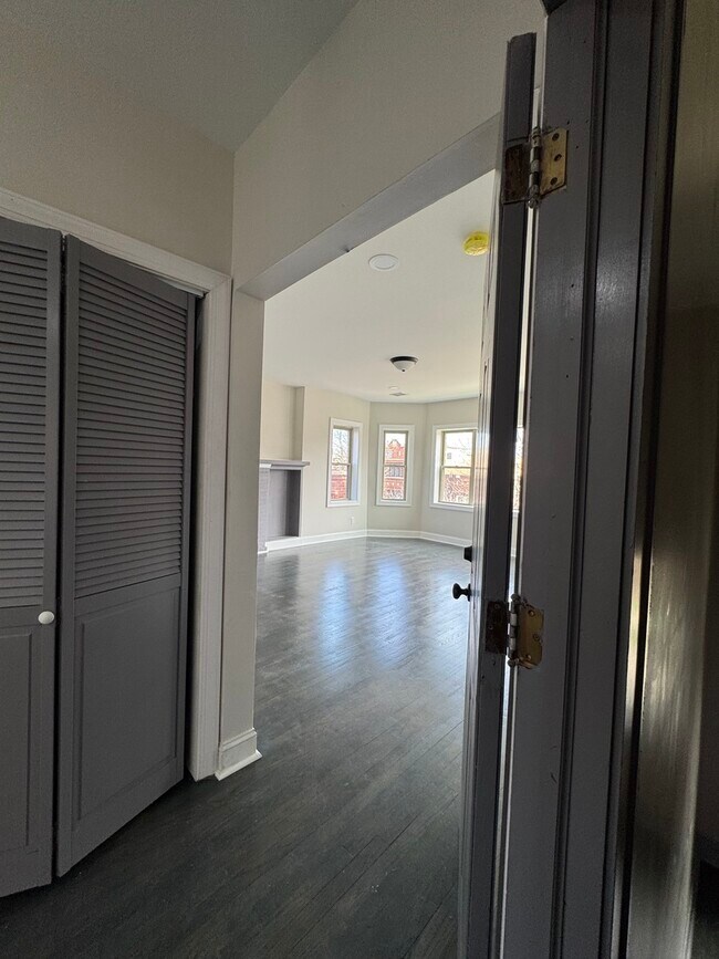 Building Photo - 7730 S Cornell Ave