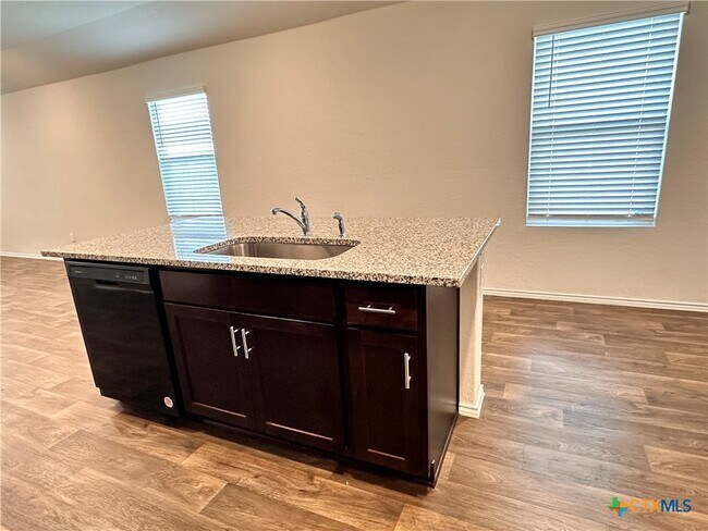 Building Photo - 101 Calgary Ln