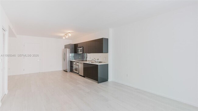 Building Photo - 31 SE 6th St