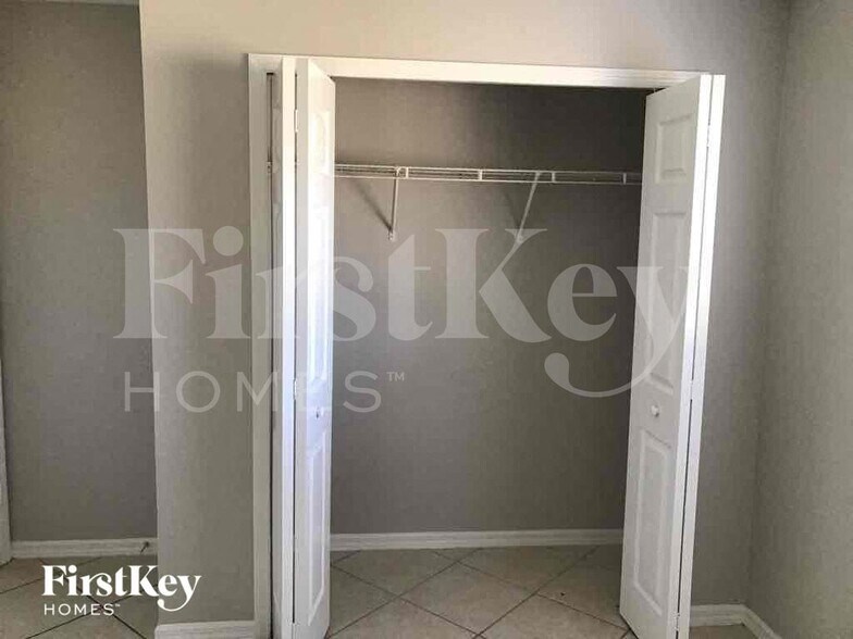 Building Photo - 4103 10th St SW